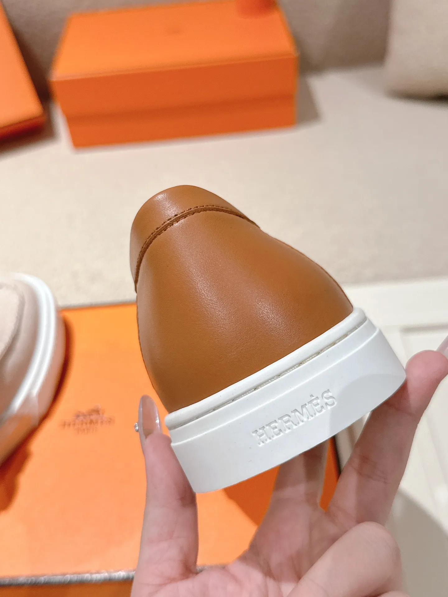 Men's shoes 💰640💰 Hermes# New Kelly buckle thick-soled loafers. Upper: cowhide/suede material. Lining: sheepskin lining. Outsole: exclusive molded outsole. Size: women's size 35-40, men's size 39-45 (female 41/male 46 customized, non-refundable)